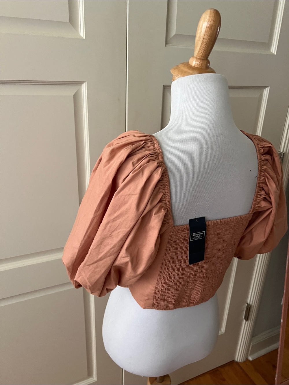 ABERCROMBIE & Fitch Blush Drama Puff Sleeve Poplin Top with O-Ring Small NWT - Picture 13 of 16
